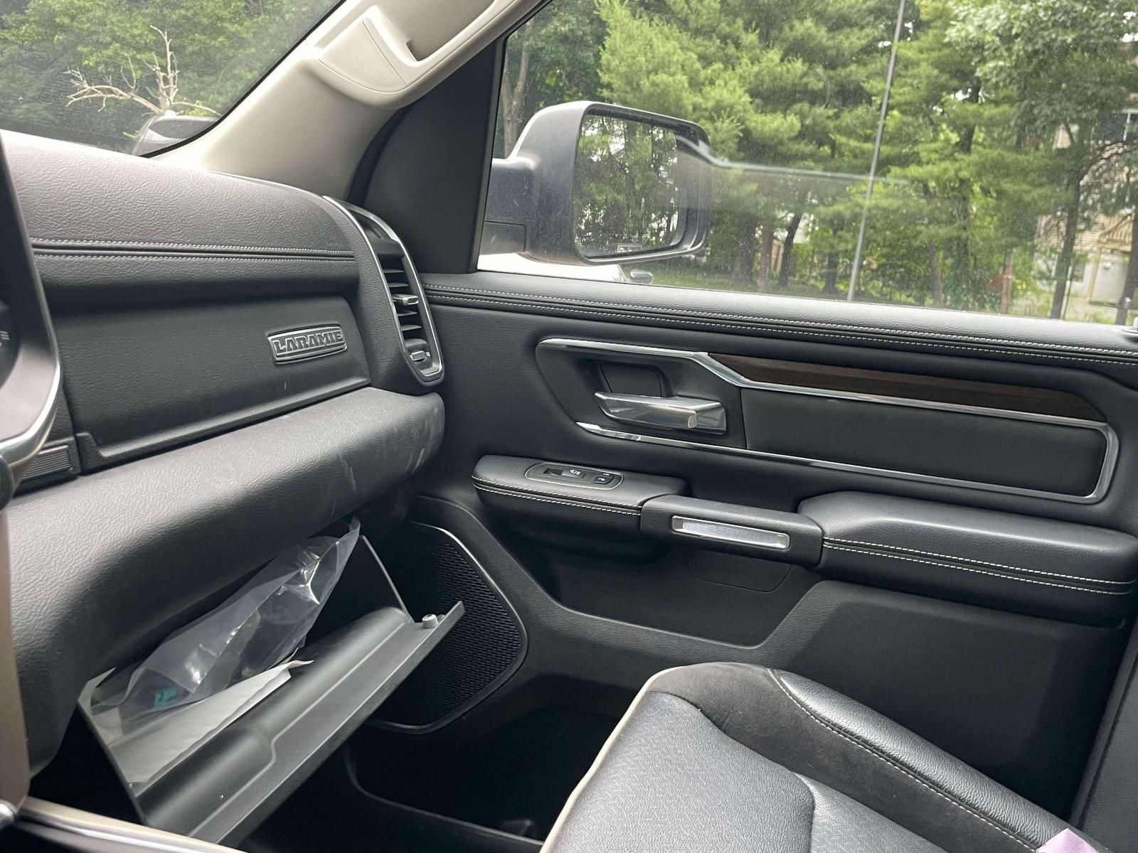 2022 RAM 1500 Laramie Crew Cab 4x4 5'7' Box