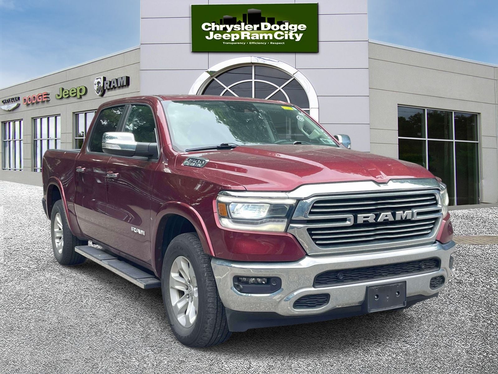 2022 RAM 1500 Laramie Crew Cab 4x4 5'7' Box