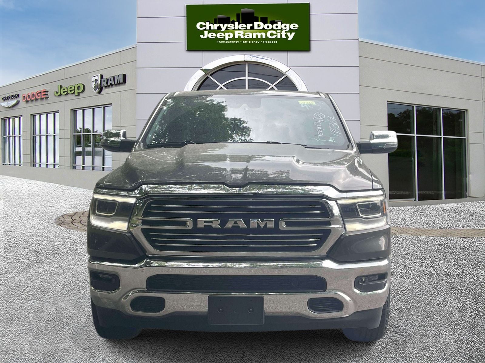 2023 RAM 1500 Laramie Crew Cab 4x4 5'7' Box