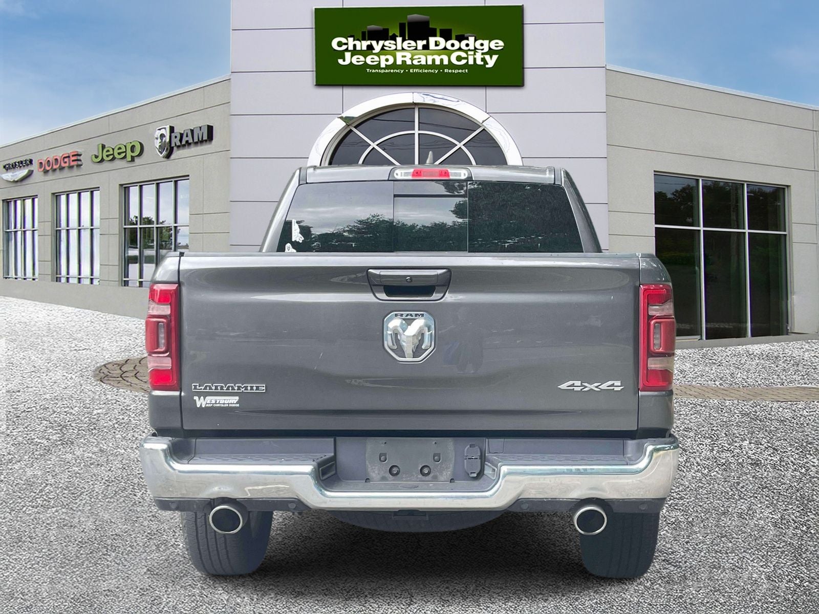 2023 RAM 1500 Laramie Crew Cab 4x4 5'7' Box