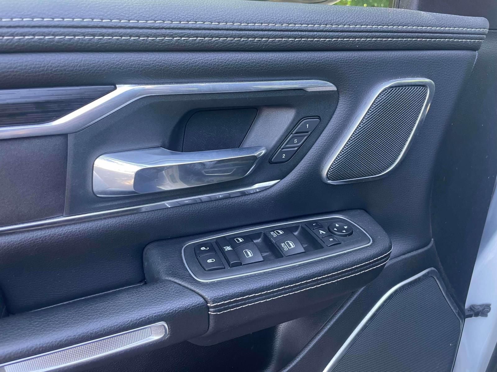 2023 RAM 1500 Laramie Crew Cab 4x4 5'7' Box