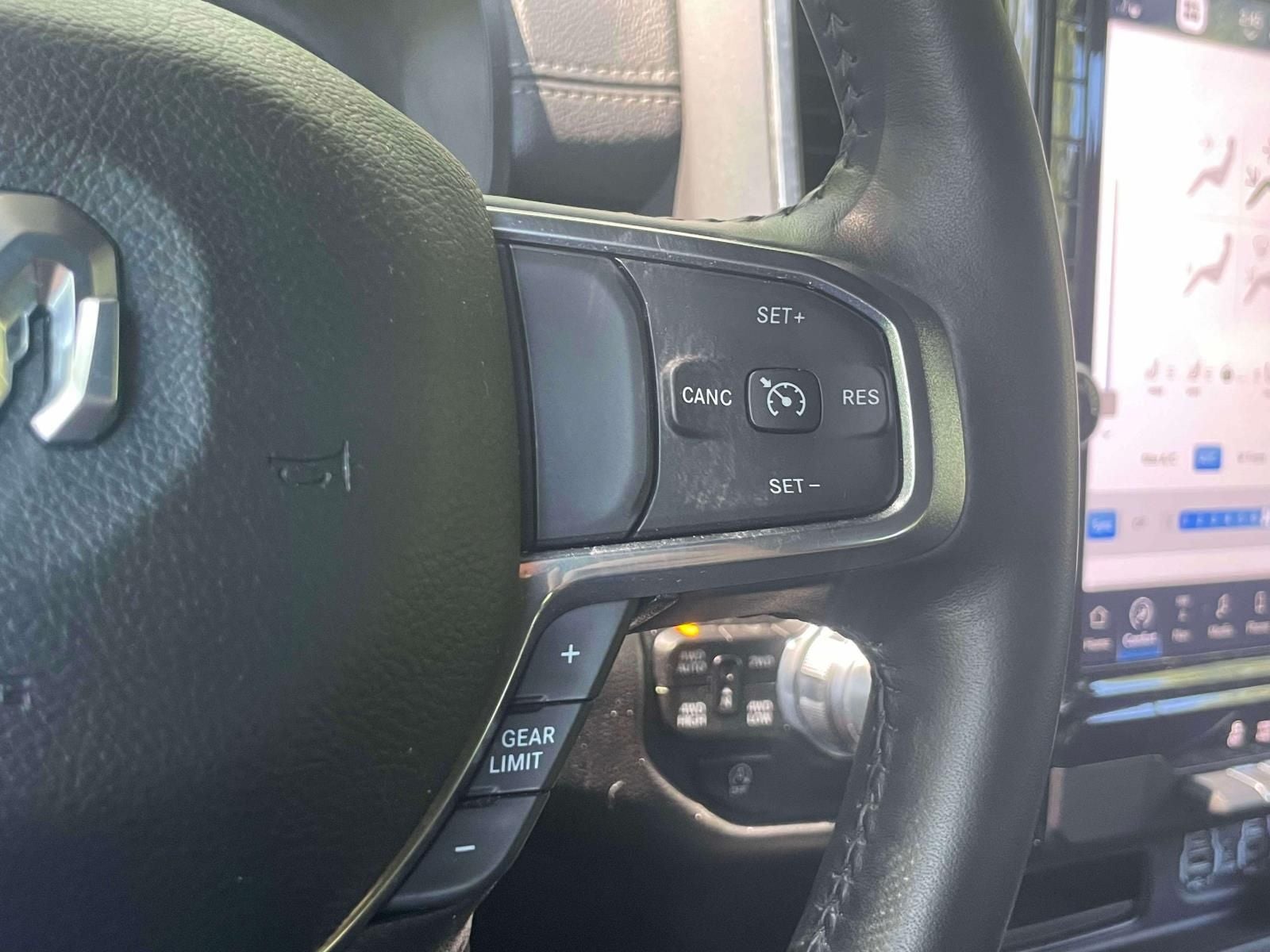 2023 RAM 1500 Laramie Crew Cab 4x4 5'7' Box
