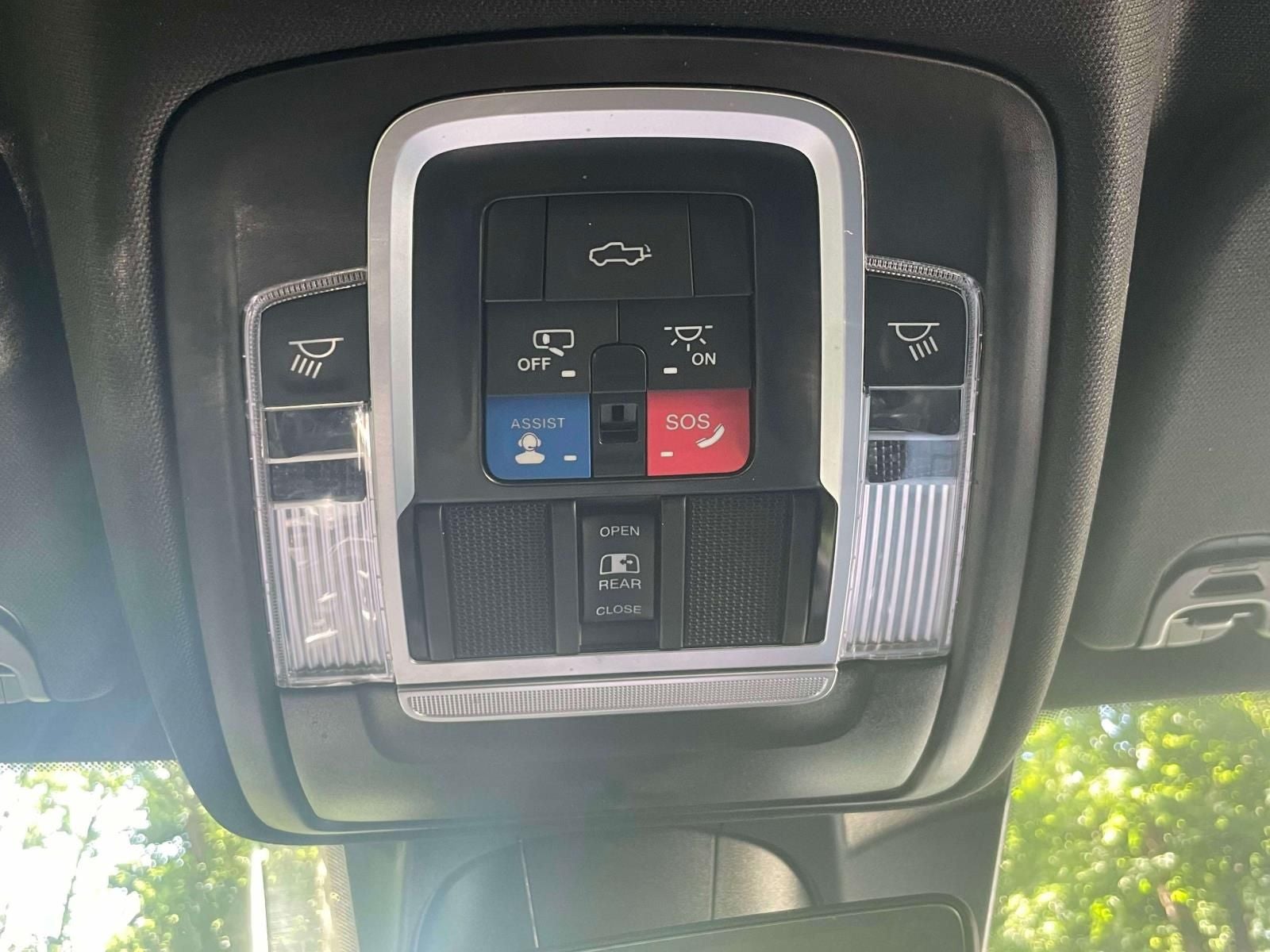 2023 RAM 1500 Laramie Crew Cab 4x4 5'7' Box
