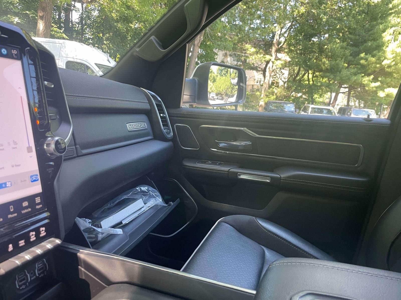 2023 RAM 1500 Laramie Crew Cab 4x4 5'7' Box