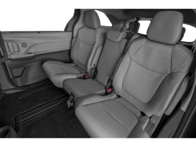2022 Toyota Sienna LE