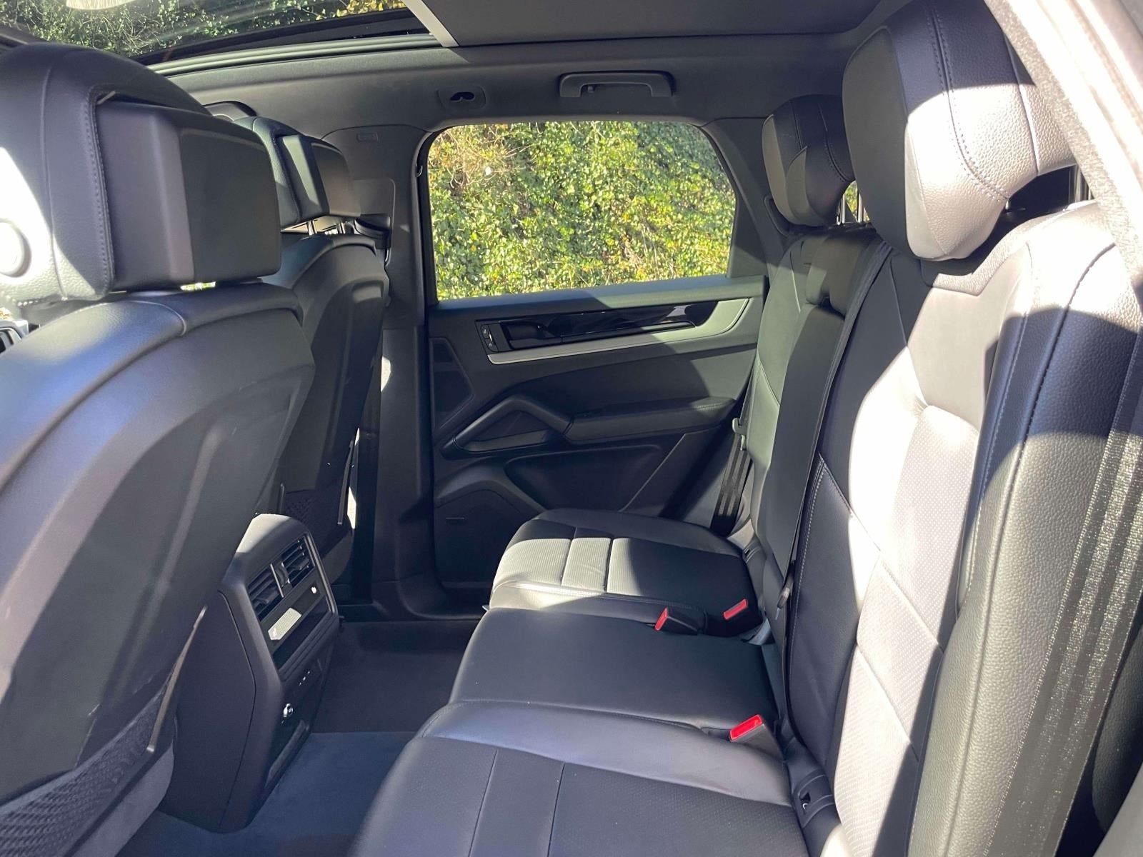 2024 Porsche Cayenne Base