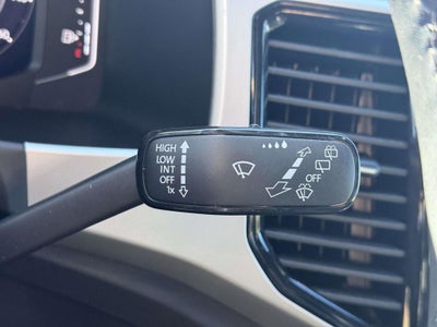 2022 Volkswagen Atlas Cross Sport 3.6L V6 SEL Premium R-Line