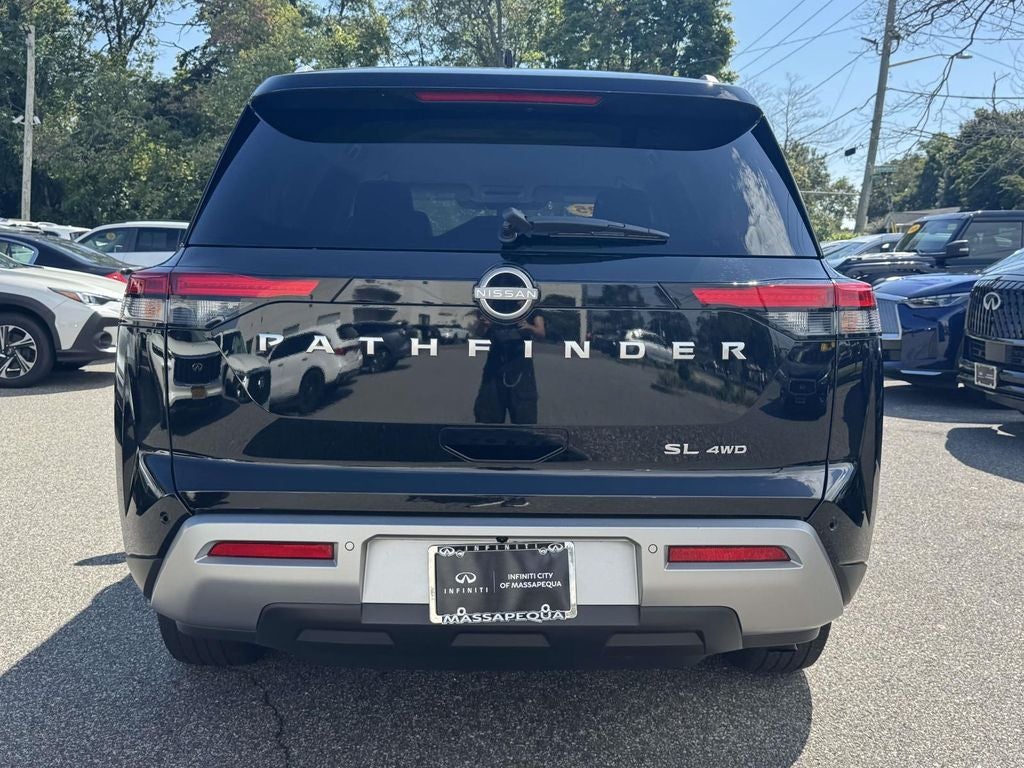 2025 Nissan Pathfinder SL