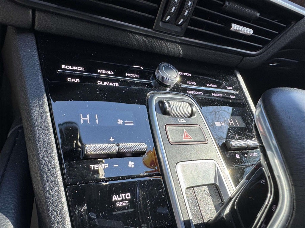 2023 Porsche Cayenne Platinum Edition