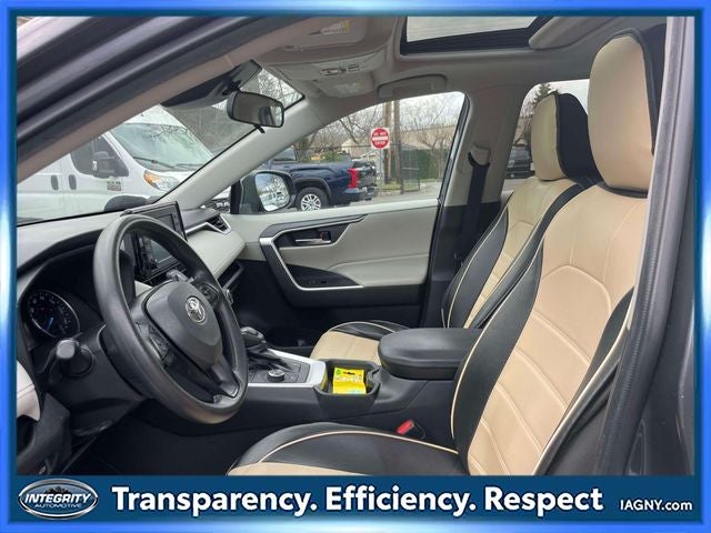 2021 Toyota RAV4 Hybrid XLE