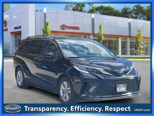 2023 Toyota Sienna XSE 7 Passenger