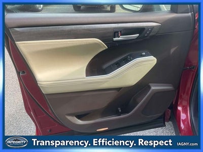 2021 Toyota Highlander Hybrid Platinum