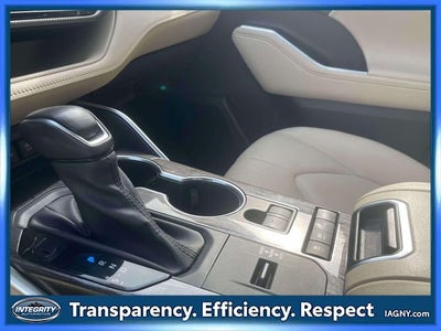 2021 Toyota Highlander Hybrid Platinum