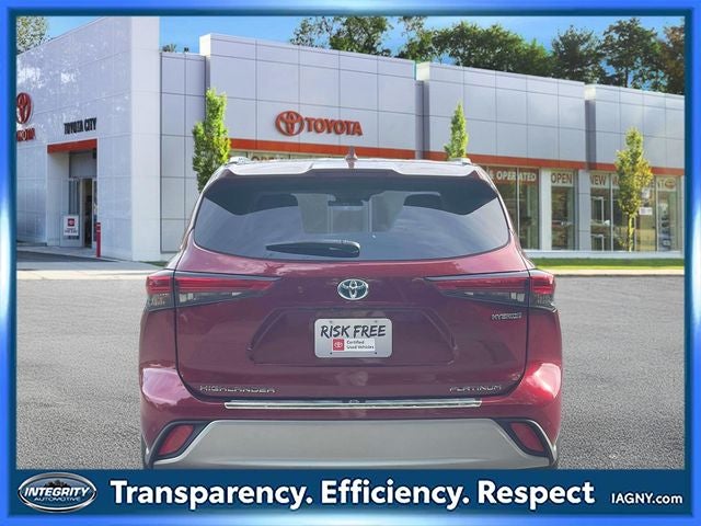 2021 Toyota Highlander Hybrid Platinum