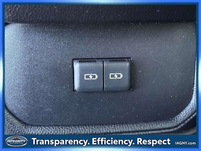 2023 Toyota Highlander XLE 8 PASSENGER BENCH SEATING