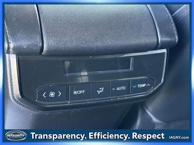 2023 Toyota Highlander XLE 8 PASSENGER BENCH SEATING