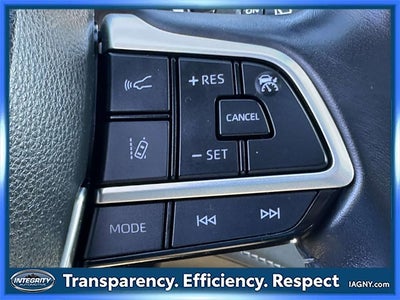 2023 Toyota Highlander XLE 8 PASSENGER BENCH SEATING