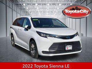 2022 Toyota Sienna LE 8 Passenger