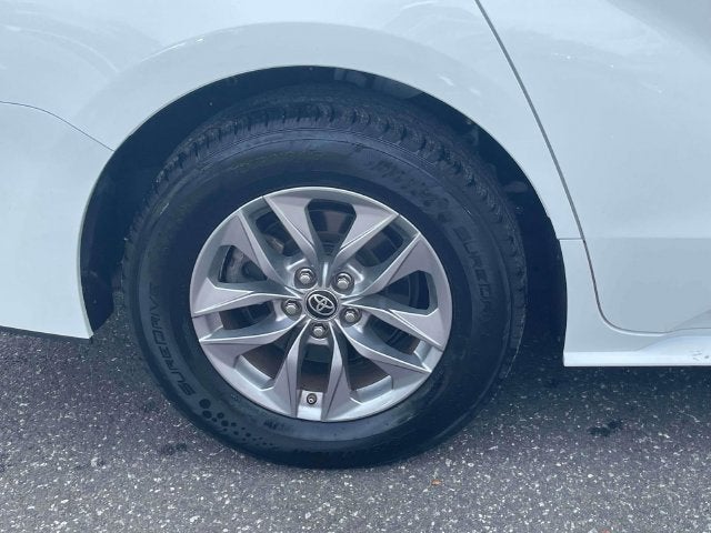 2022 Toyota Sienna LE 8 Passenger