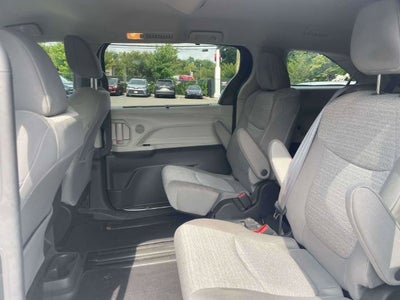 2022 Toyota Sienna LE 8 Passenger