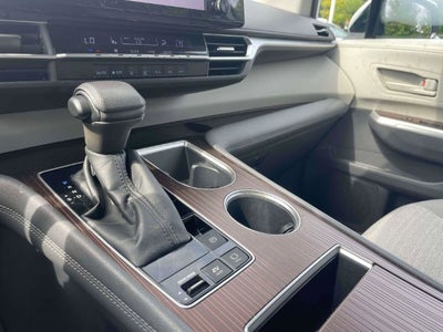 2022 Toyota Sienna LE 8 Passenger