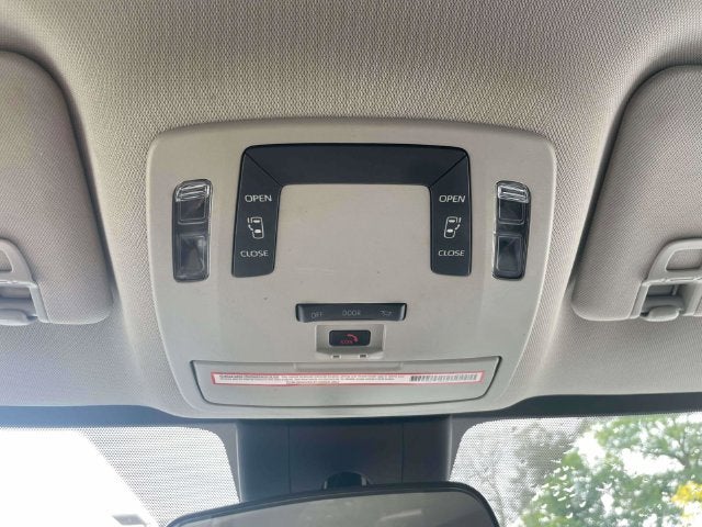 2022 Toyota Sienna LE 8 Passenger