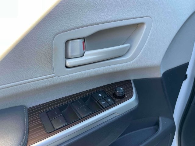 2024 Toyota Sienna LE 8 Passenger