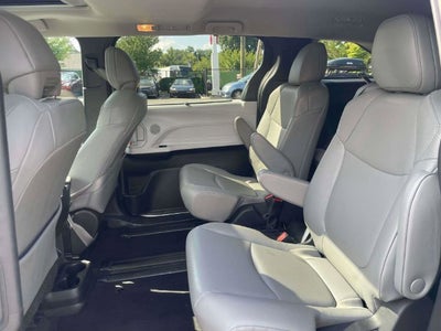2025 Toyota Sienna XLE 8 Passenger