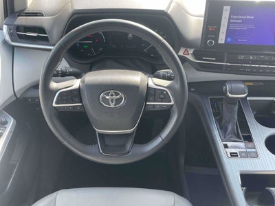 2025 Toyota Sienna XLE 8 Passenger