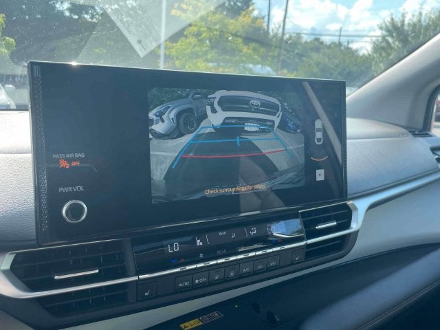 2025 Toyota Sienna XLE 8 Passenger