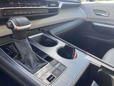 2025 Toyota Sienna XLE 8 Passenger