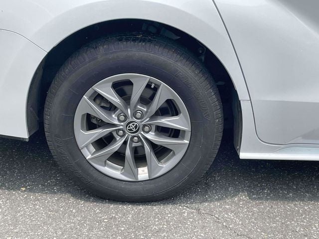 2024 Toyota Sienna XLE 8 Passenger