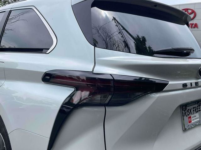 2024 Toyota Sienna XLE 8 Passenger