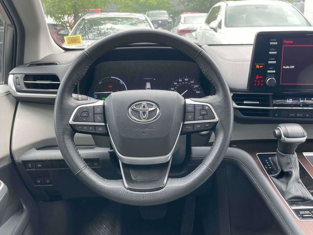 2024 Toyota Sienna XLE 8 Passenger