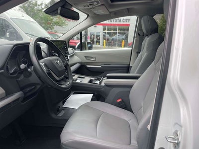 2024 Toyota Sienna XLE 8 Passenger