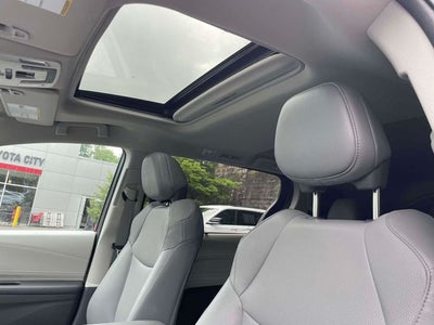 2024 Toyota Sienna XLE 8 Passenger
