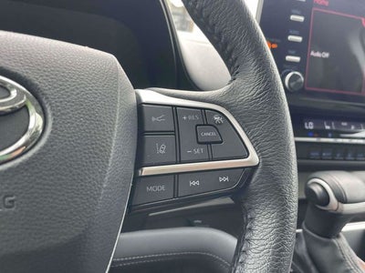 2024 Toyota Sienna XLE 8 Passenger