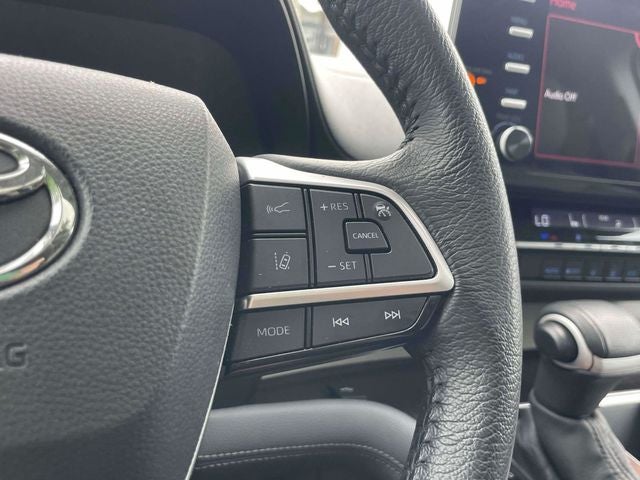 2024 Toyota Sienna XLE 8 Passenger