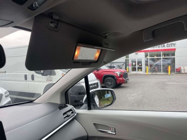 2024 Toyota Sienna XLE 8 Passenger