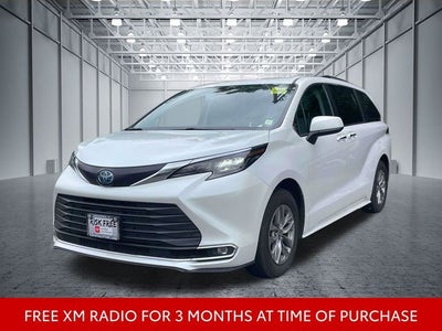 2024 Toyota Sienna XLE 8 Passenger