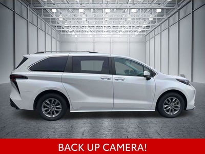 2024 Toyota Sienna XLE 8 Passenger