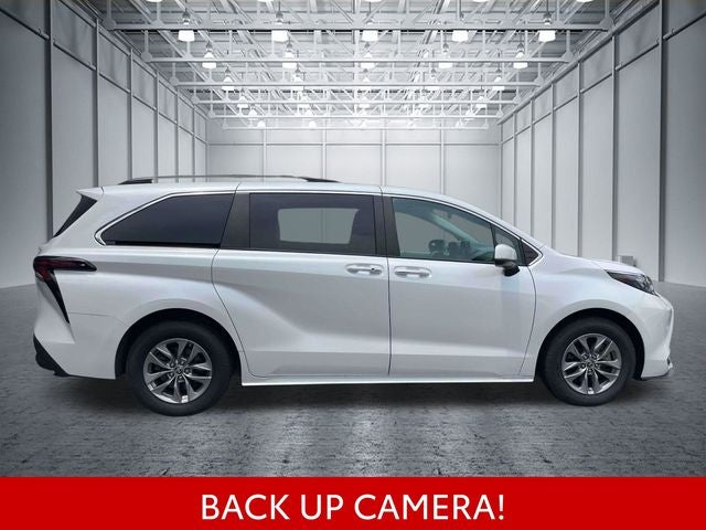 2024 Toyota Sienna XLE 8 Passenger