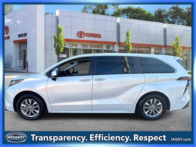2024 Toyota Sienna XLE 7 Passenger