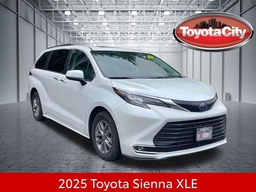 2025 Toyota Sienna XLE 8 Passenger