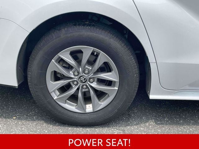 2025 Toyota Sienna XLE 8 Passenger