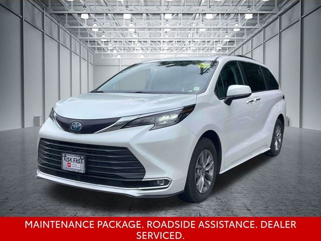 2025 Toyota Sienna XLE 8 Passenger