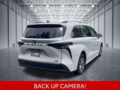 2025 Toyota Sienna XLE 8 Passenger