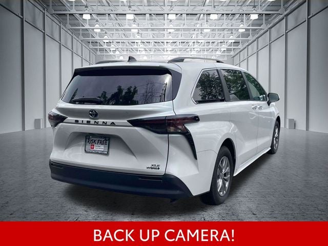 2025 Toyota Sienna XLE 8 Passenger