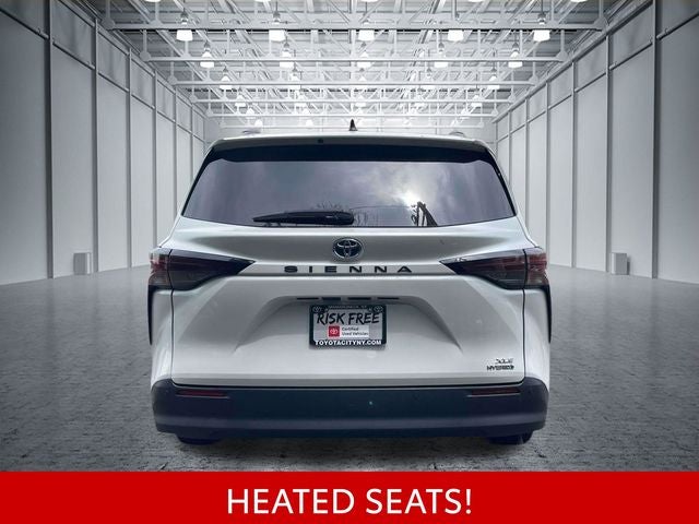 2025 Toyota Sienna XLE 8 Passenger