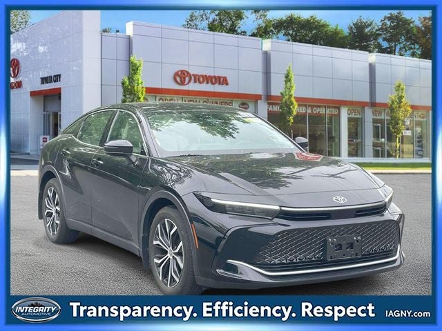 2023 Toyota Crown Limited AWD's photo